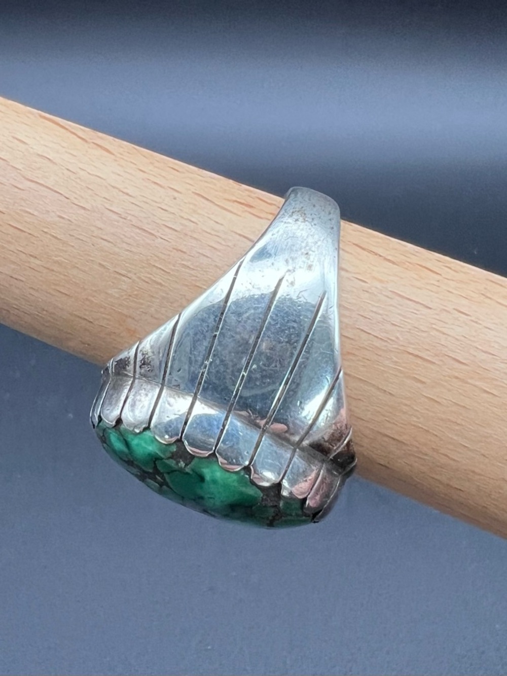 Native American Vintage Green Turquoise Ring - Picture 8 of 8